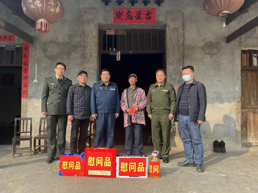 孔令节走访慰问现役军属代表_邵阳头条网