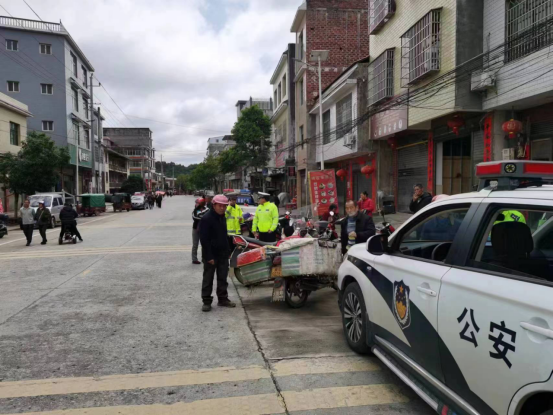 稠树塘镇赶集日开展拆散戴帽等交通安全整治行动_邵阳头条网