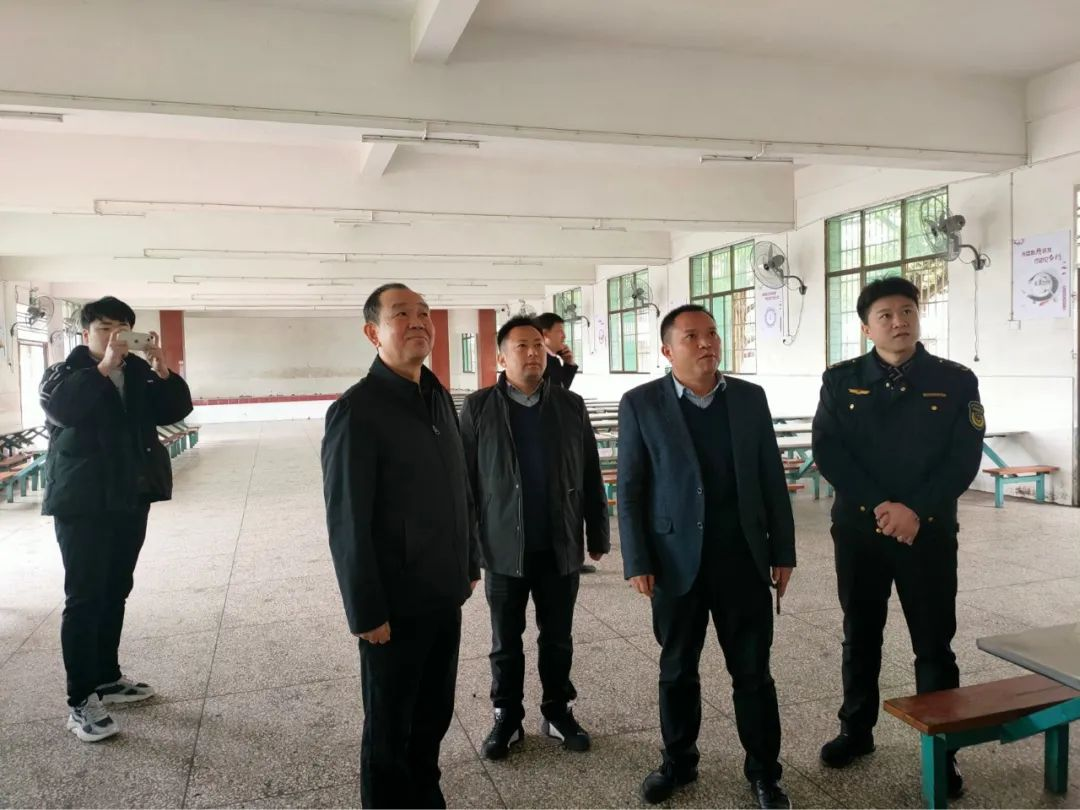 大兴调查研究之风 | 殷绪成督导调研乡镇防汛和校园食品安全工作_邵阳头条网