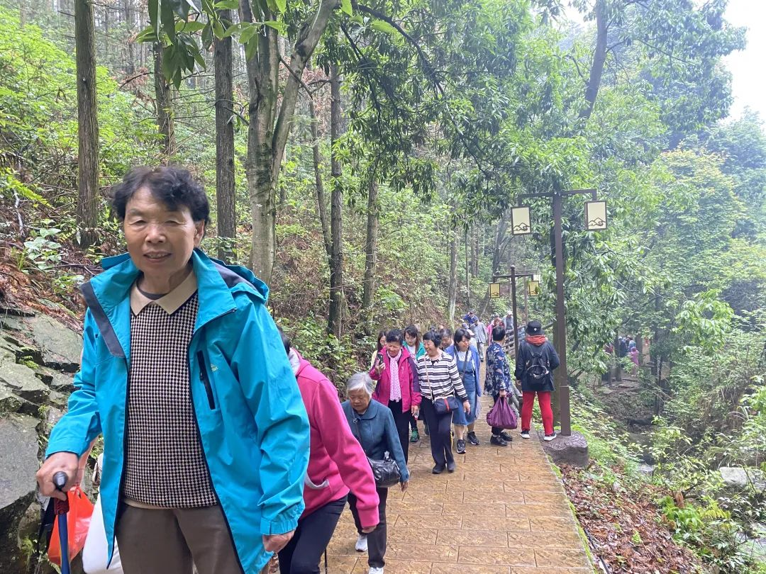 错峰出游 云山迎来首批自北京来的旅行团_邵阳头条网