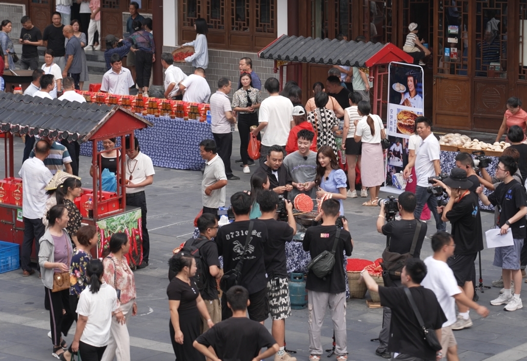 著名主持人汪涵随《去“湘”当有味的地方》节目组来武冈拍摄_邵阳头条网
