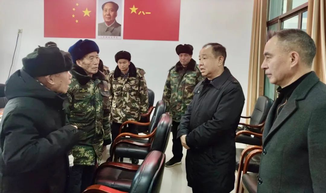 殷绪成走访慰问困难党员职工和离退休老干部_邵阳头条网