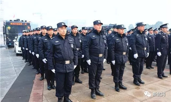 武冈市启动“屯警街面 动中备勤”移动警务新模式(图3)