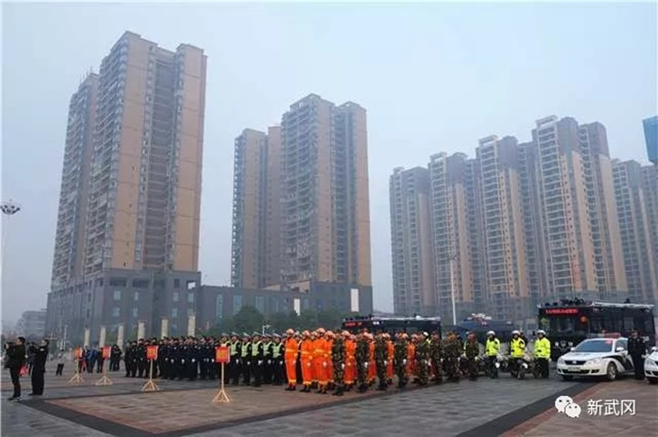 武冈市启动“屯警街面 动中备勤”移动警务新模式(图2)