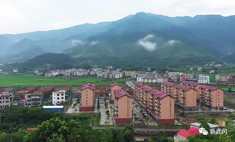 侯文调研易地扶贫搬迁工作(图2)