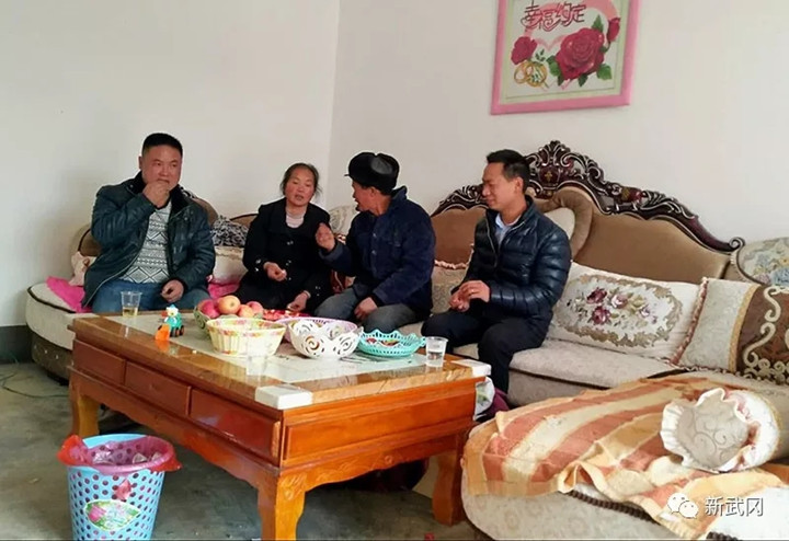 武冈市首批24户易地扶贫搬迁户入住新房(图3)