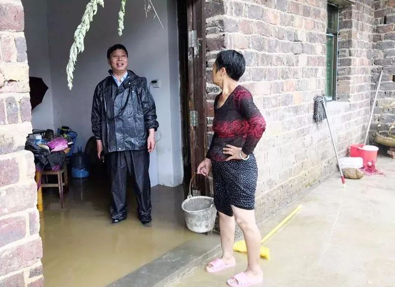 暴雨洪峰来袭，武冈部门联动防汛保平安(图2)