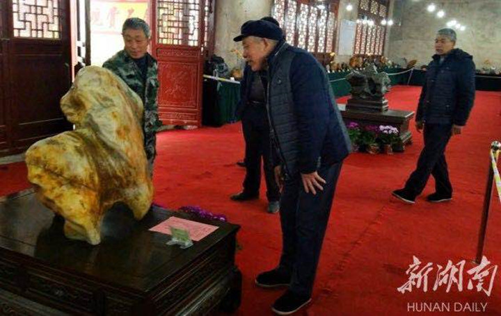 观奇石， 武冈市民春节文化休闲又添好去处(图1)