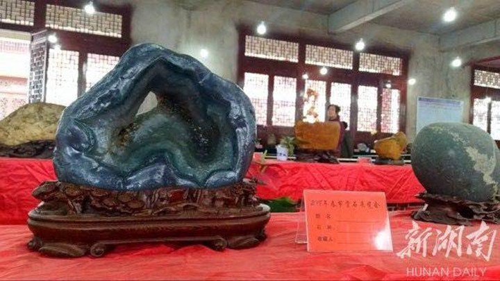 观奇石， 武冈市民春节文化休闲又添好去处(图2)