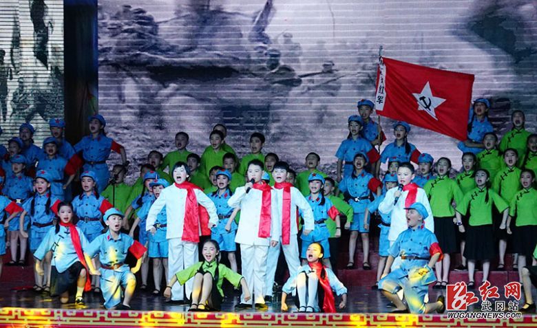 武冈市举行庆“六一”文艺汇演暨“十佳少先队员”和“十佳少先队辅导员”颁奖典礼(图11)