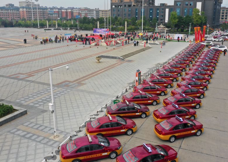 武冈市城区新增出租车50辆 可实现线上线下呼叫(图1)