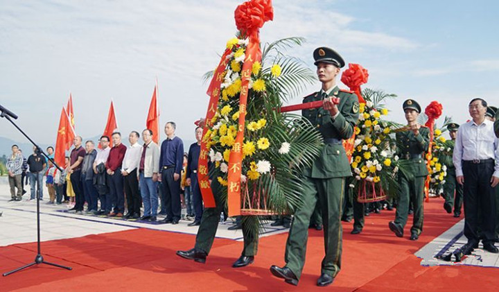 武冈市举行烈士纪念日公祭活动(图2)