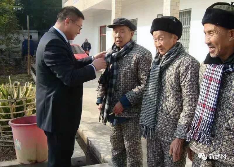 满城尽飘“志愿红”——武冈市新时代文明实践中心建设侧记(图1)