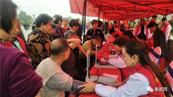 满城尽飘“志愿红”——武冈市新时代文明实践中心建设侧记(图2)