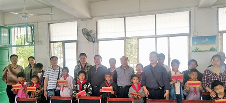 惠州市武冈商会精准助学暖人心(图2)