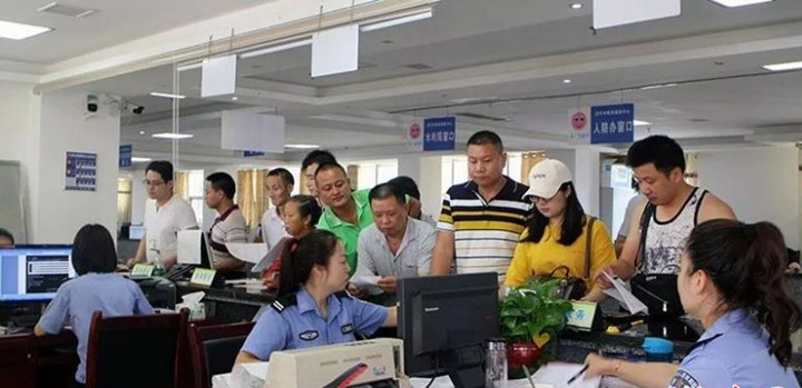 武冈政务服务改革——让群众“最多跑一次”(图2)