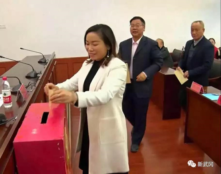 聚焦“扶贫日”：爱与你同行 武冈公益募捐助脱贫(图2)