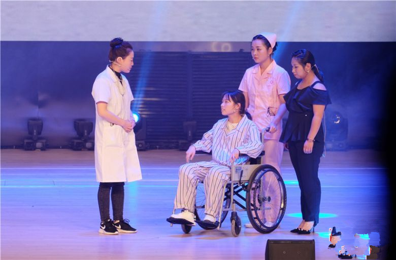 武冈市举行第108个“5.12国际护士节”颁奖晚会(图8)