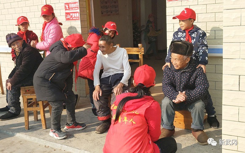 “红小帽”成文明武冈最美风景线(图3)