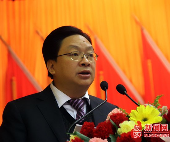 市委书记王春生同志做市委工作报告.JPG