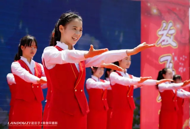 武冈市邓元泰镇“舞动青春 放飞梦想”庆祝“五四”活动(图5)