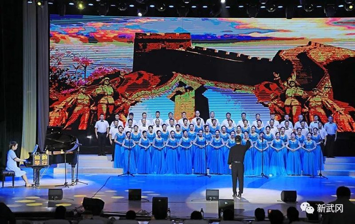 武冈市举行庆祝建党98周年暨新中国成立70周年“我和我的祖国”合唱赛(图1)