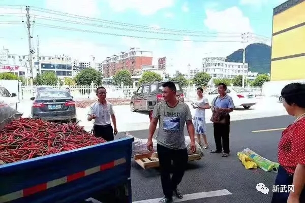 用榜样力量推动文明实践落地生根(图1)