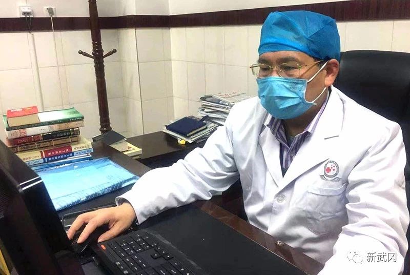 武冈市：医疗专家服务团 筑起专业“防疫墙”(图2)