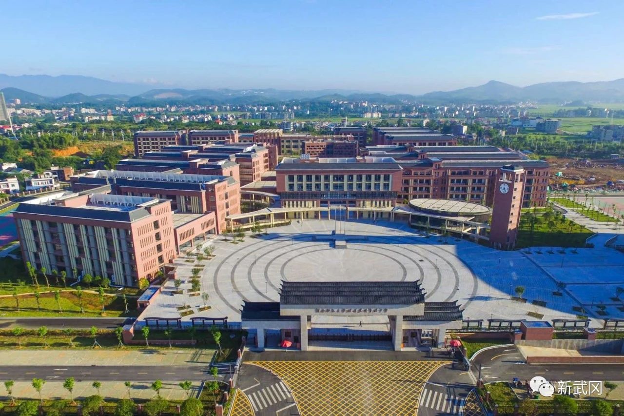 湖南师大附属武冈实验中学紧锣密鼓做好开学准备工作(图1)