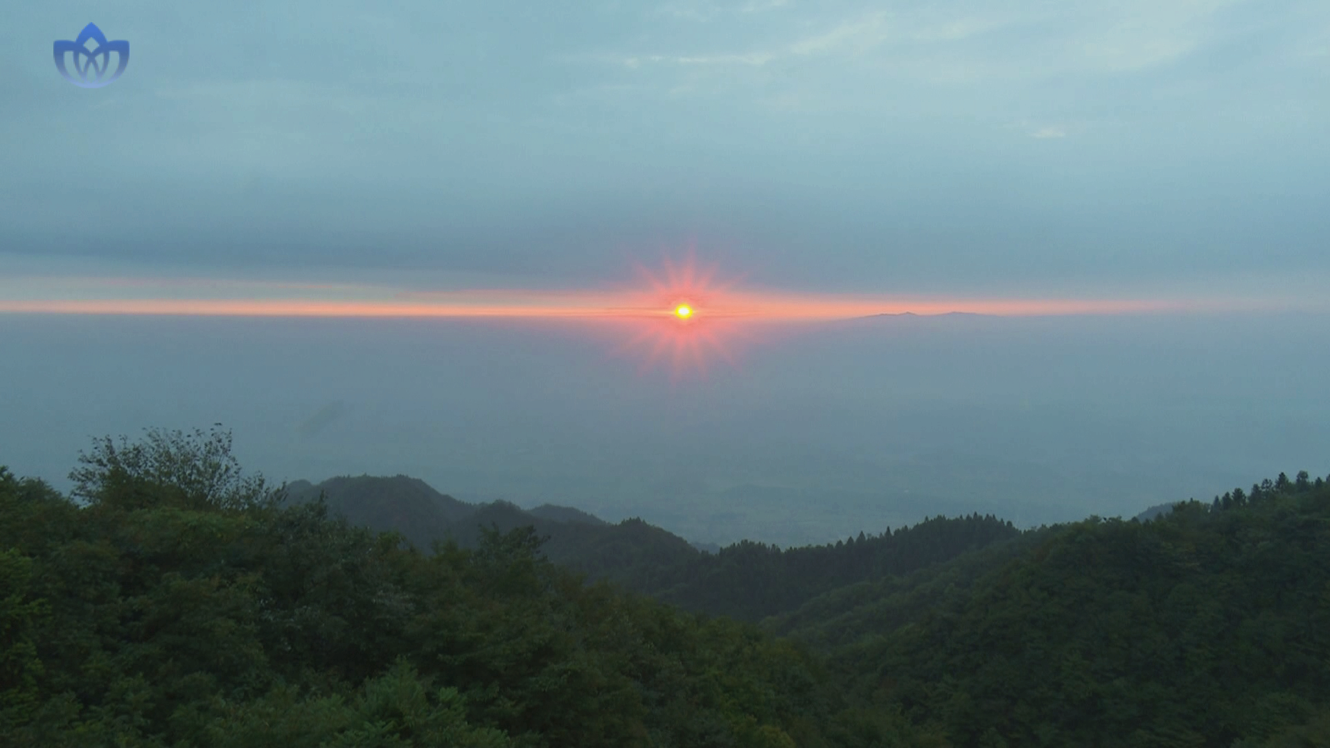 ​武冈云山：云海日出佛光 风景如画(图1)