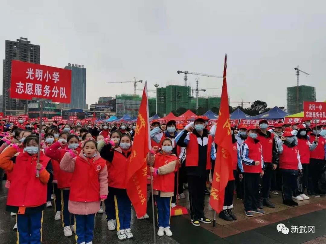 武冈：一抹“志愿红” 温暖一座城(图2)