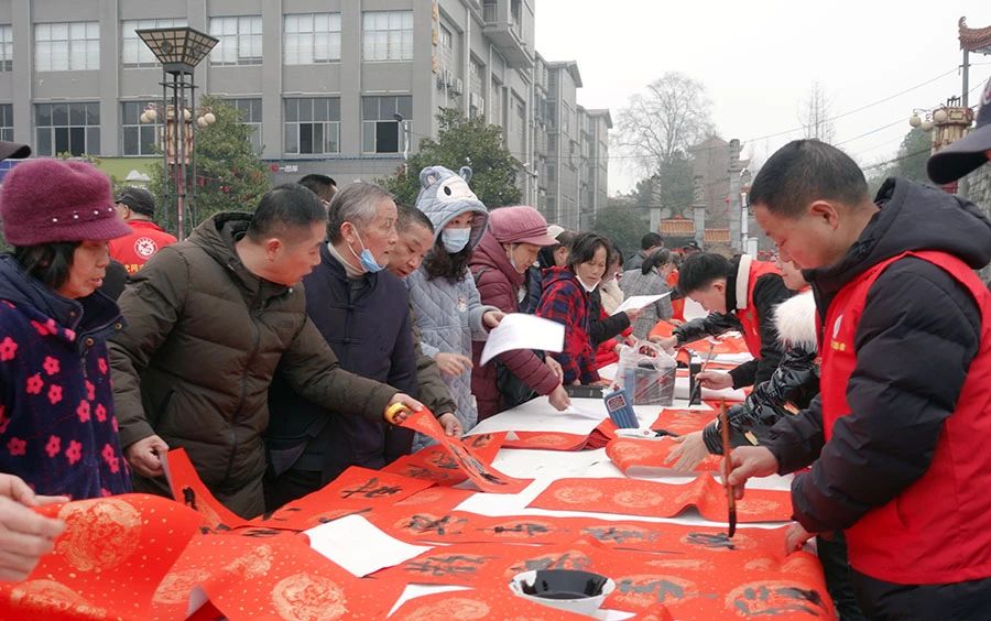 武冈市举行“送春联进万家”志愿服务活动(图2)
