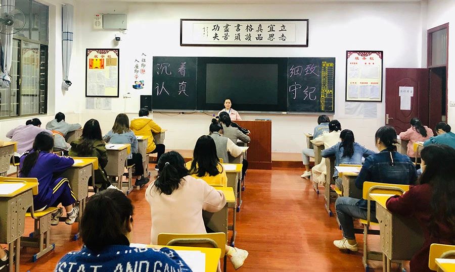 武冈市卫健系统举行护理岗位大练兵(图1)