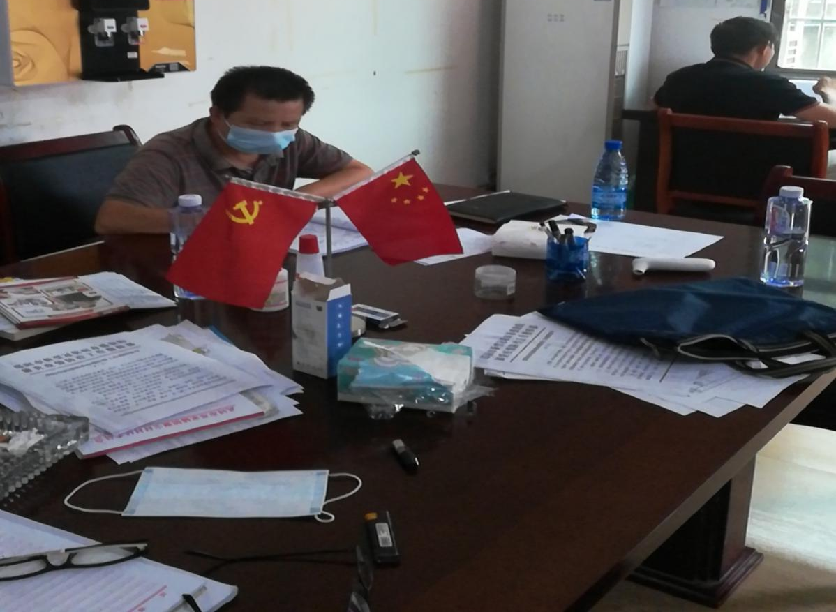 武冈市审计局开展疫情防控疫苗接种劝导志愿服务活动(图2)
