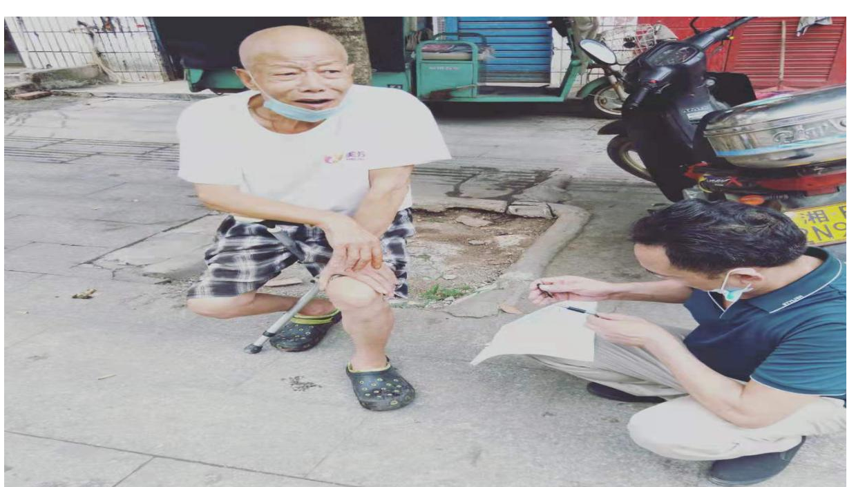 武冈市审计局开展疫情防控疫苗接种劝导志愿服务活动(图1)