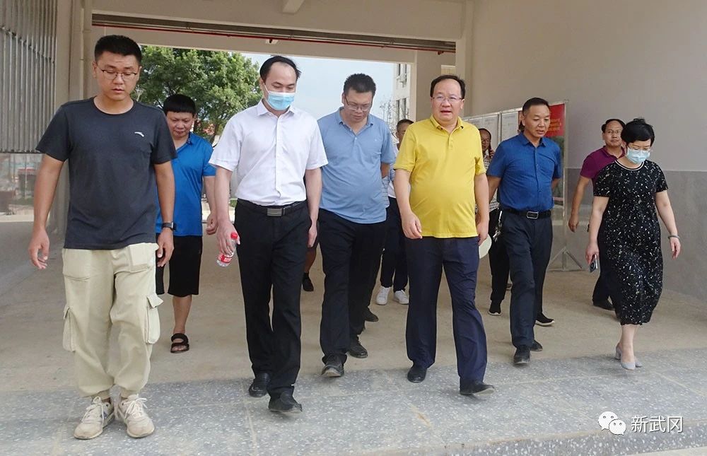 唐克俭调研幸福芙蓉学校项目建设(图1)