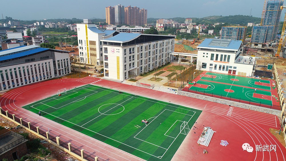唐克俭调研幸福芙蓉学校项目建设(图5)