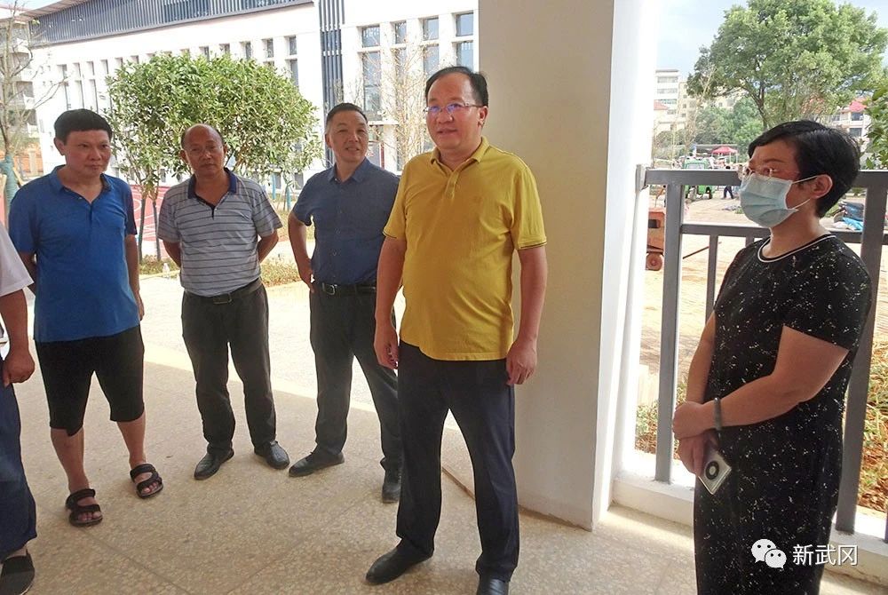 唐克俭调研幸福芙蓉学校项目建设(图2)