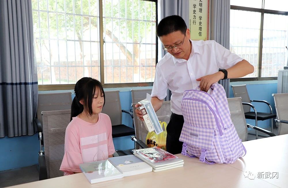 何再弟及时开展结对服务走访活动(图1)