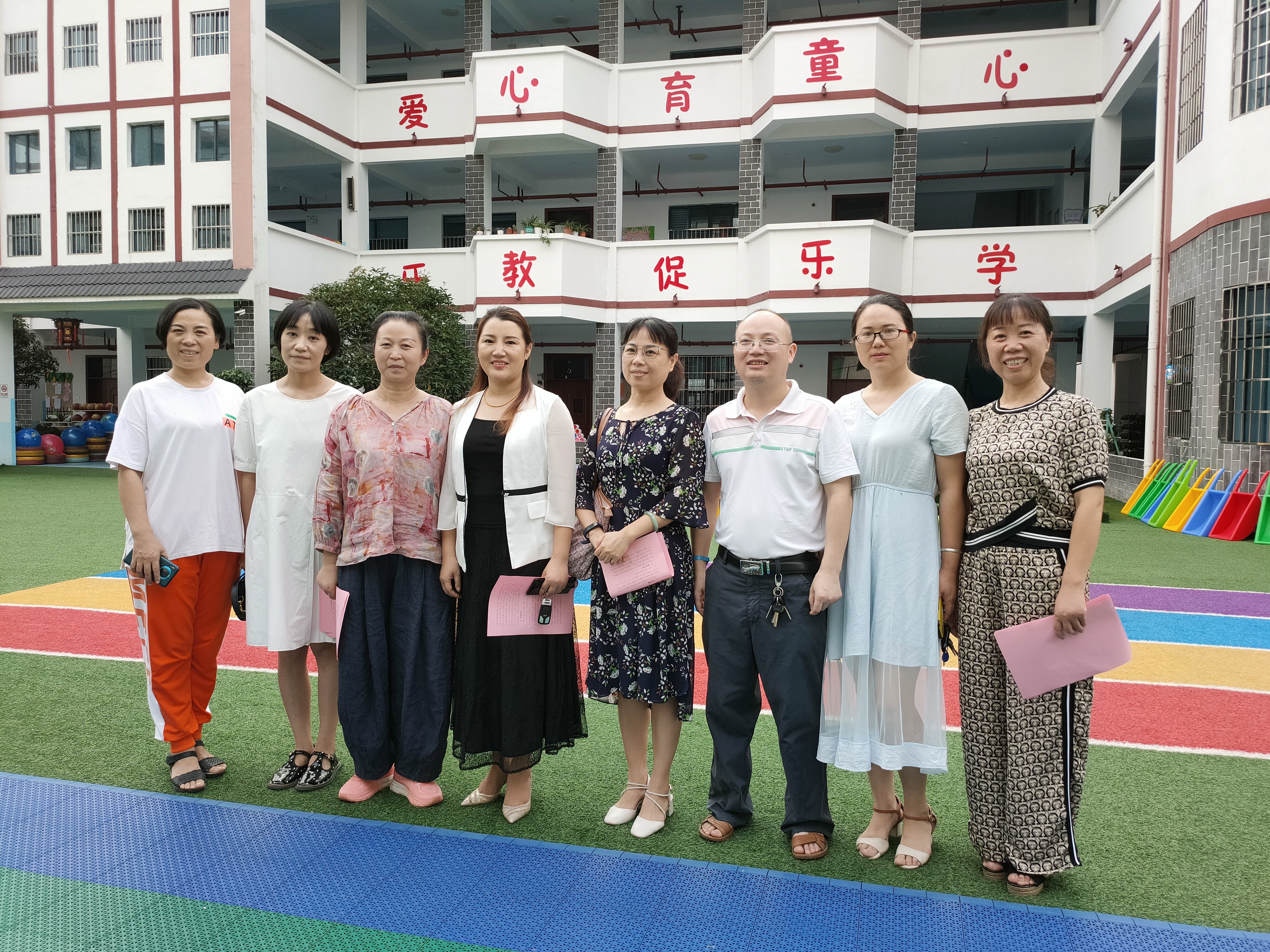 邵阳市总工会党组成员、副主席罗素云一行来武冈调研指导基层工会工作(图1)
