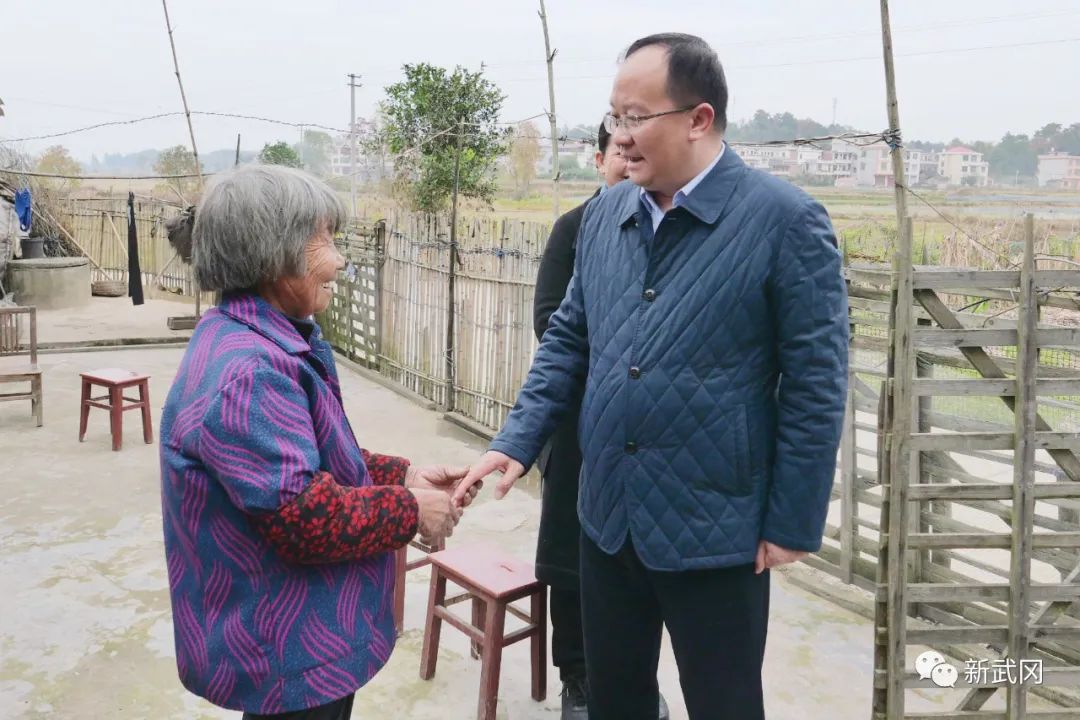 唐克俭走访服务所结对的脱贫户(图1)