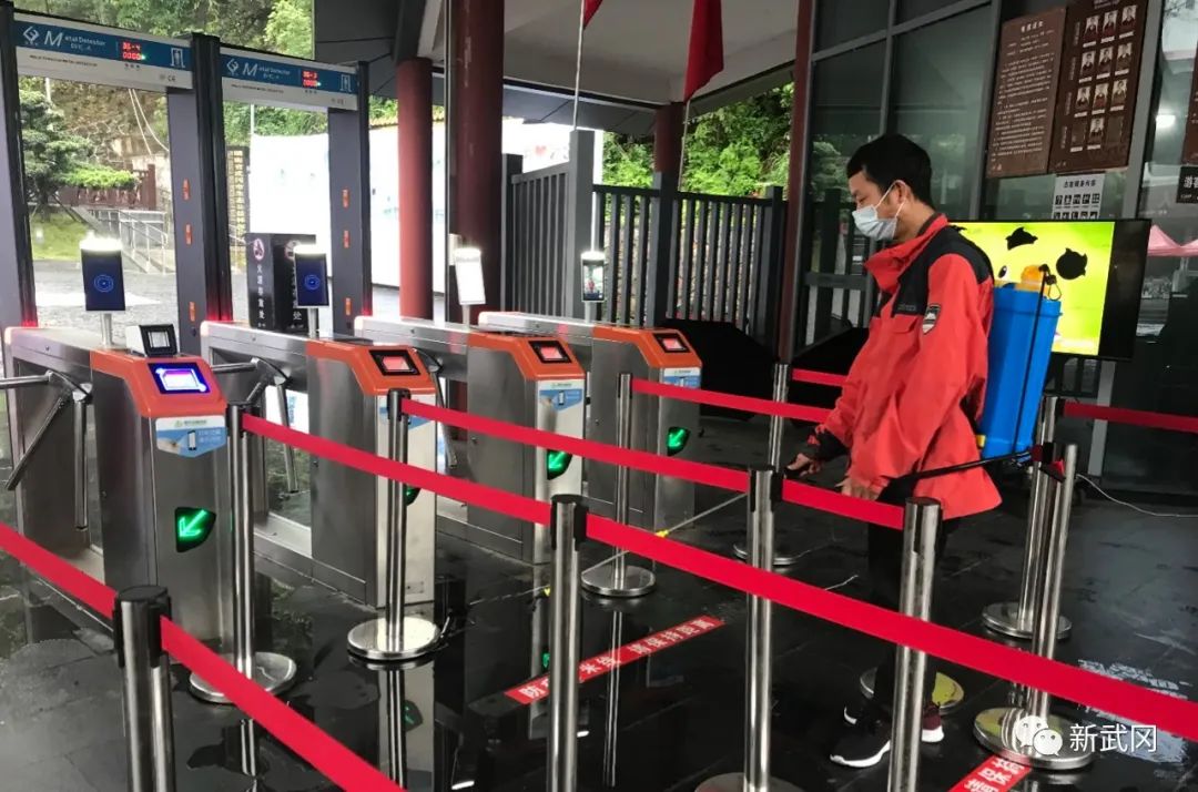 武冈：假期景区疫情防控不松懈 让广大游客放心旅游(图1)