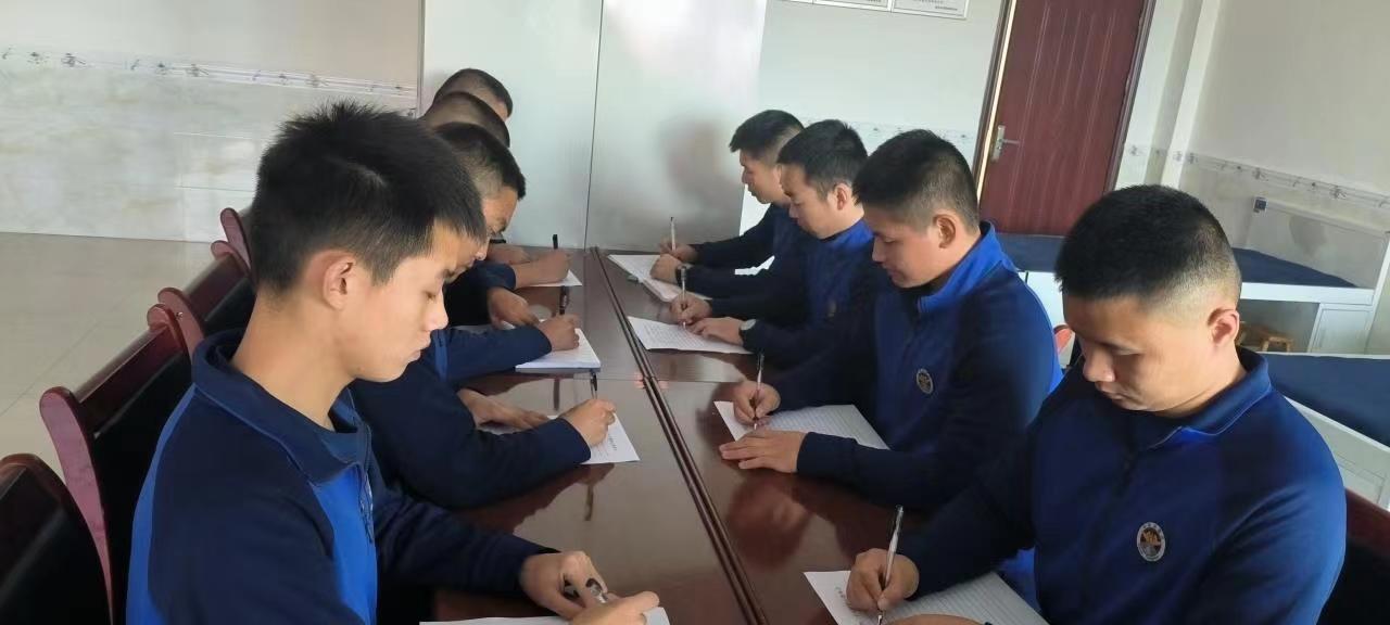 武冈市消防救援大队全面掀起党的二十大精神学习热潮(图3)