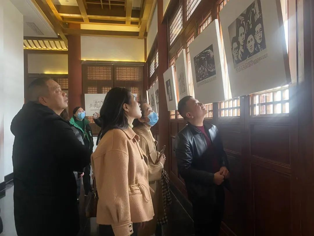 武冈市党员干部群众参观廉洁文化作品展筑牢廉政思想防线(图2)