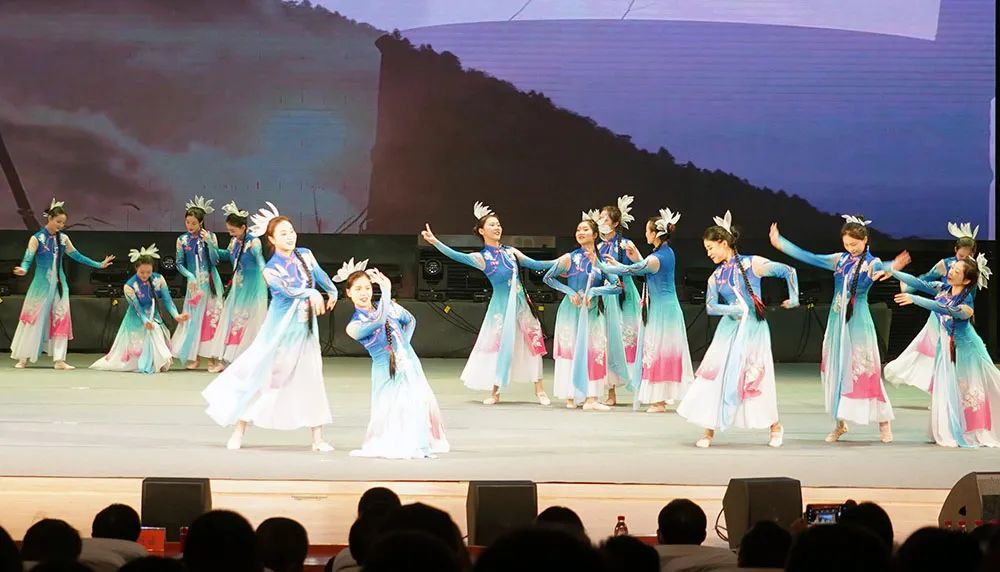 省文旅厅“新春走基层”文艺惠民活动走进武冈(图5)