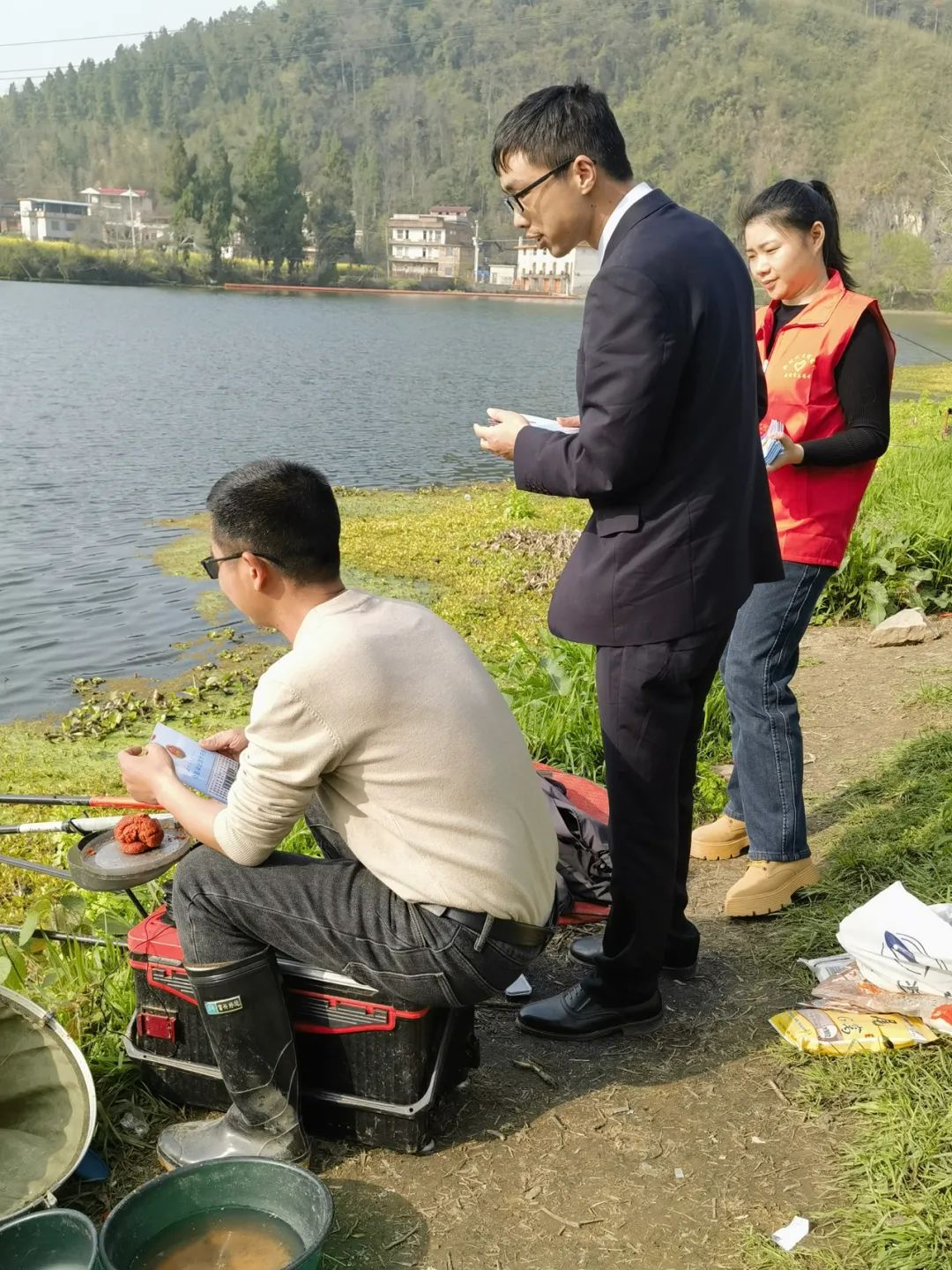 武冈检察：“检察蓝”守护“河水绿”(图2)