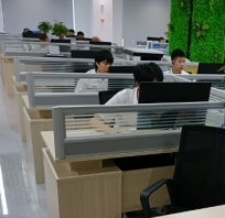 武冈市技工学校组织毕业生到本市企业就业(图2)