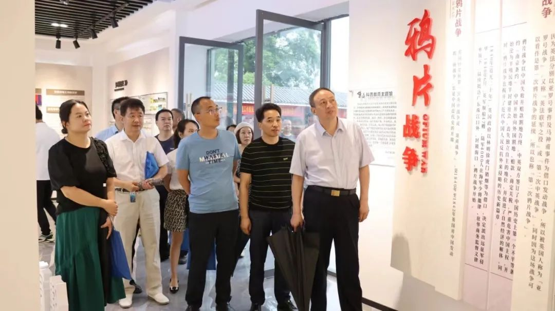 邵阳市普法与依法治理工作暨民主示范村（社区）建设现场会在武冈召开(图2)