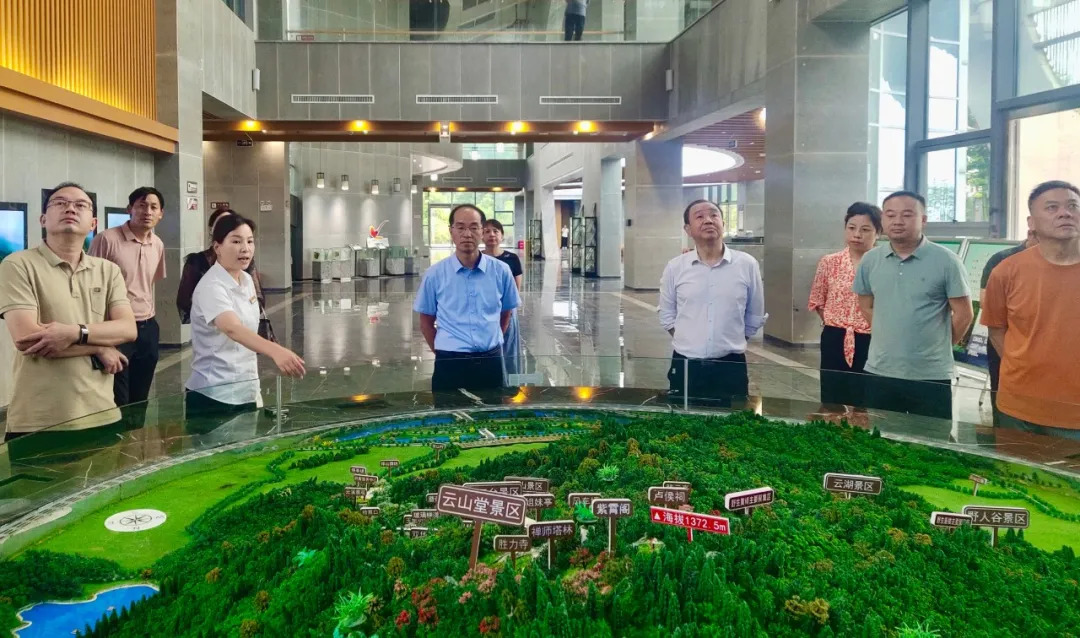 重庆市黔江区政协领导来武调研乡村振兴、城乡融合发展(图1)
