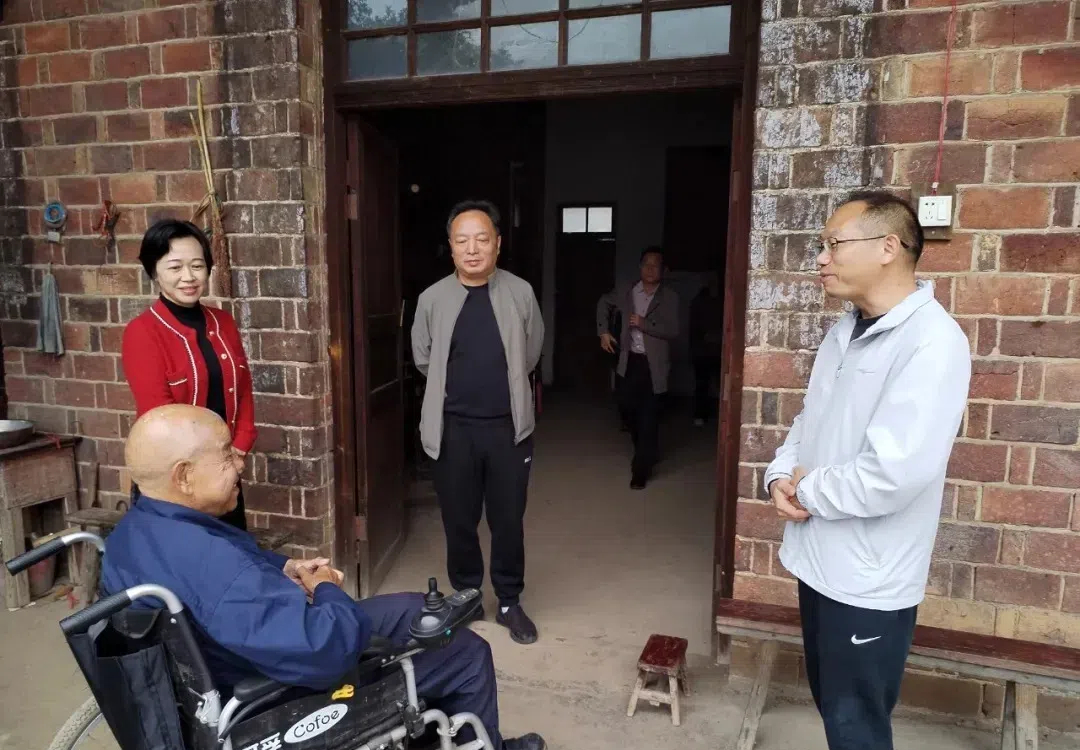 武冈市250户困难重度残疾人家庭无障碍改造工作集中“交卷”(图1)
